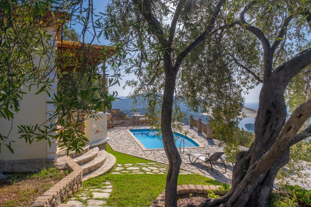 Apolis Villas & Suites Resort Parga Bagian luar foto